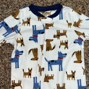 Carter’s 18m dog pattered footie sleeper